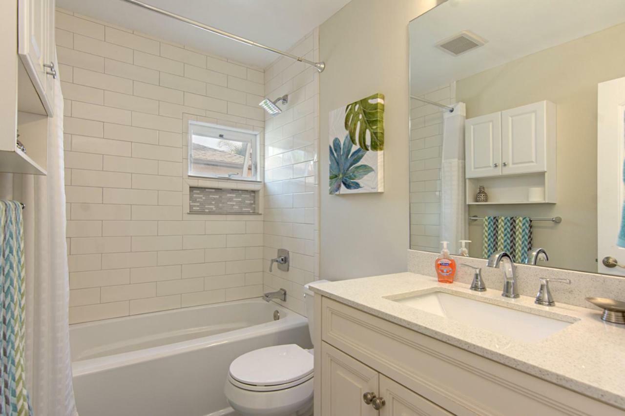 Ultimate Beach Bungalow - 1 Block From Beach - Huge Backyard Carlsbad Eksteriør bilde